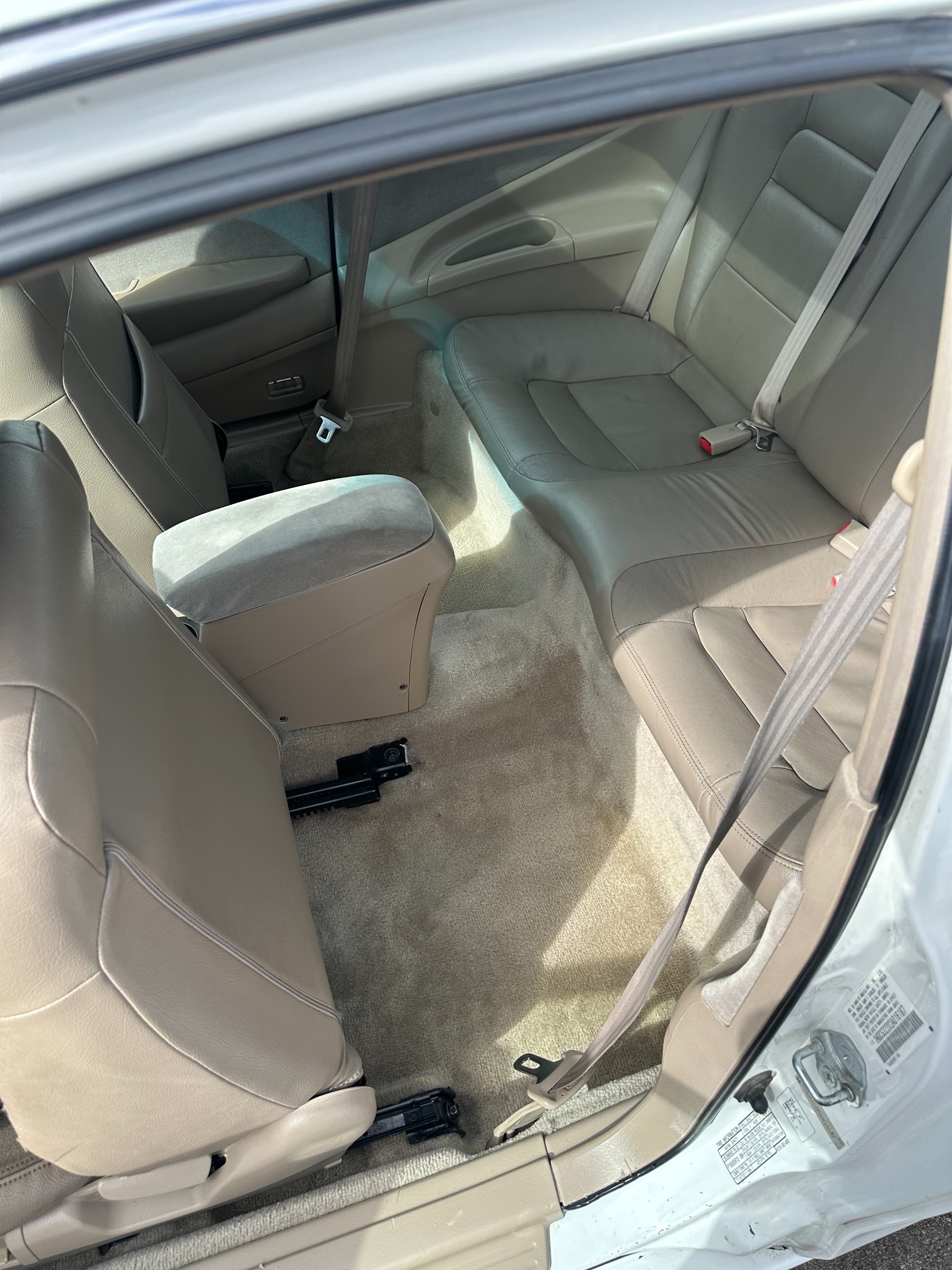 Rear seats view 1