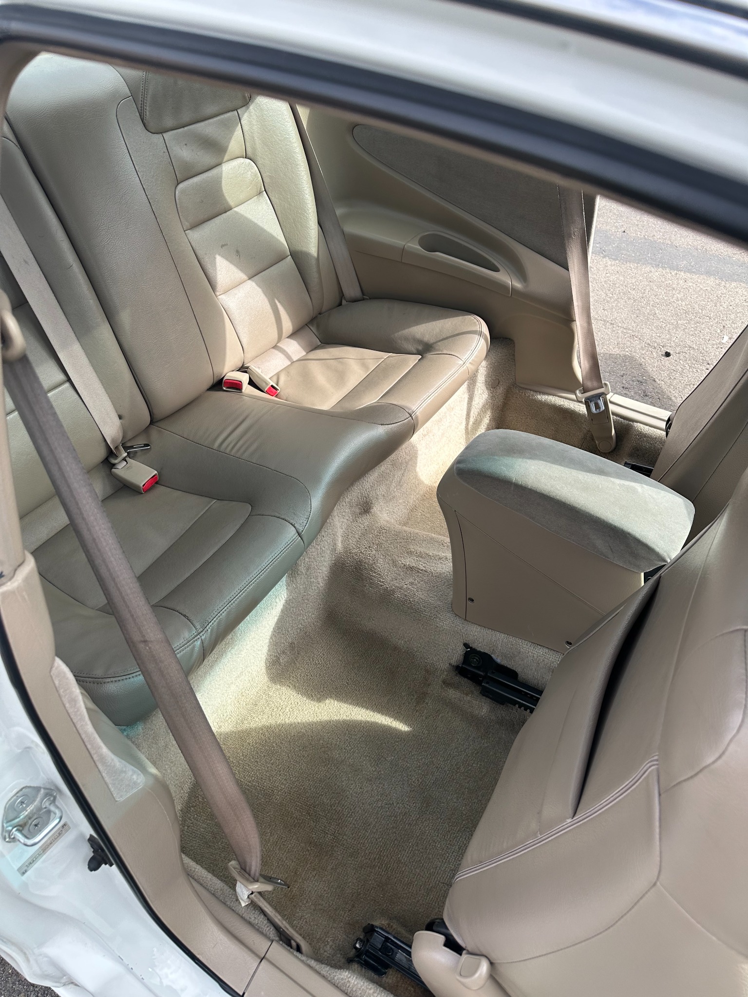 Rear seats view 2